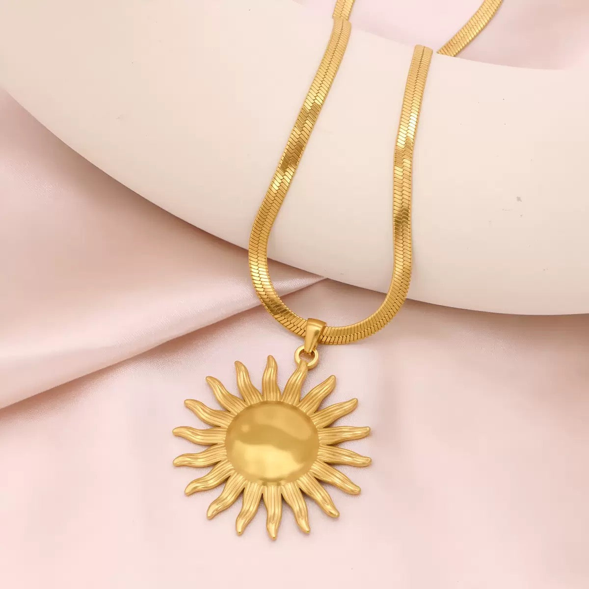 太阳女神项链